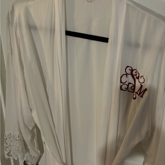 Wedding Robe - Picture 7 of 7
